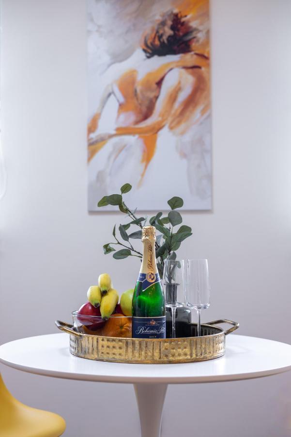 Luxurious, Charming Studio Perfect For Couples Prague Exterior photo